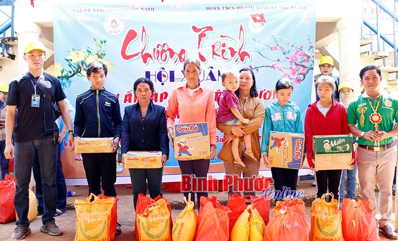 Tết yêu thương đến người nghèo Phú Nghĩa Tết yêu thương đến người nghèo Phú Nghĩa
