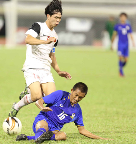 HLV Thái Lan: 'Nếu tôi có đủ quân, U19 Việt Nam đừng mơ thắng'