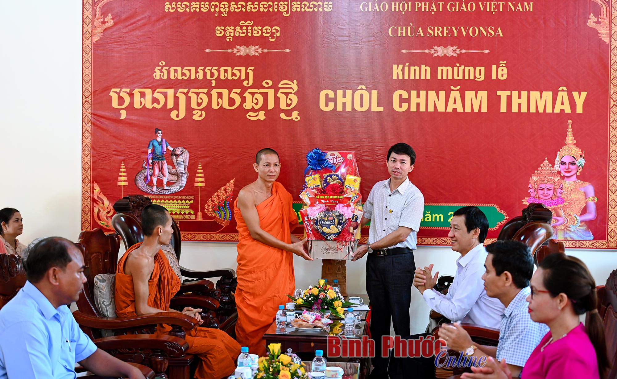 Thăm, chúc tết Chôl Chnăm Thmây tại Đồng Xoài Thăm, chúc tết Chôl Chnăm Thmây tại Đồng Xoài