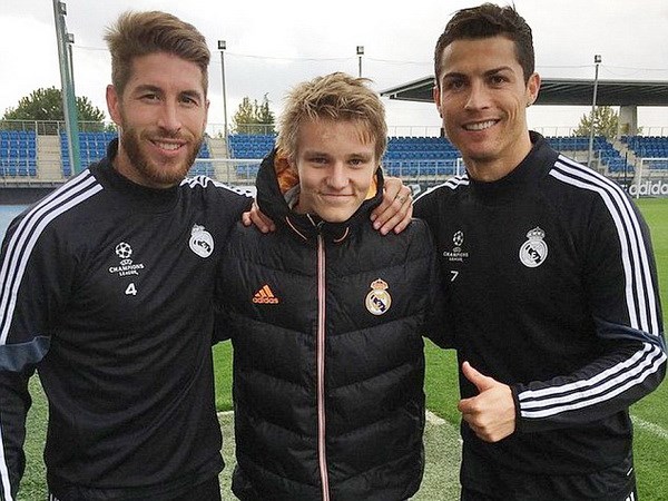 "Thần đồng" Odegaard đến Real Madrid: Sáng suốt hay sai lầm? "Thần đồng" Odegaard đến Real Madrid: Sáng suốt hay sai lầm?