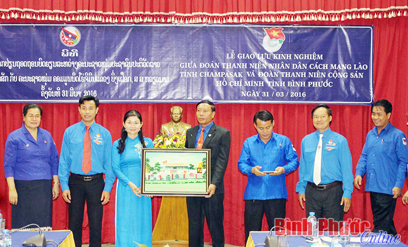 Thắm tình hữu nghị thanh niên Bình Phước - Chămpasắk Thắm tình hữu nghị thanh niên Bình Phước - Chămpasắk
