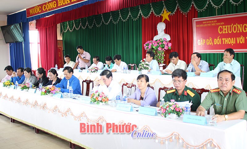 Đối thoại lãnh đạo huyện Bù Đốp với thanh niên
