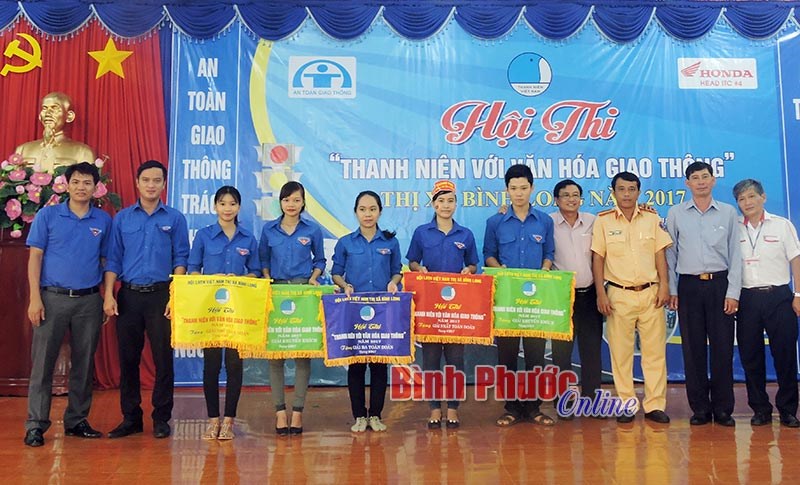 Thanh niên Bình Long với văn hóa giao thông Thanh niên Bình Long với văn hóa giao thông