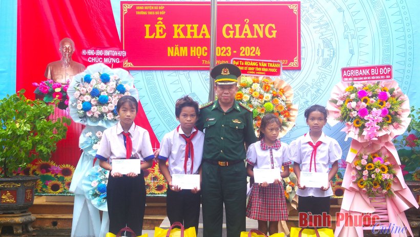 Thắp sáng nơi biên cương