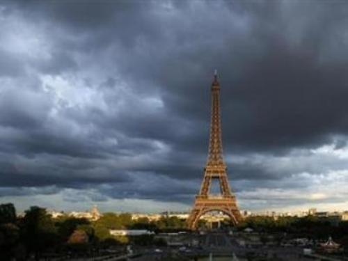 Pháp: 'Khủng bố' âm mưu tấn công tháp Eiffel, nhà máy điện hạt nhân