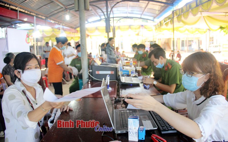 Thâu đêm cấp căn cước công dân