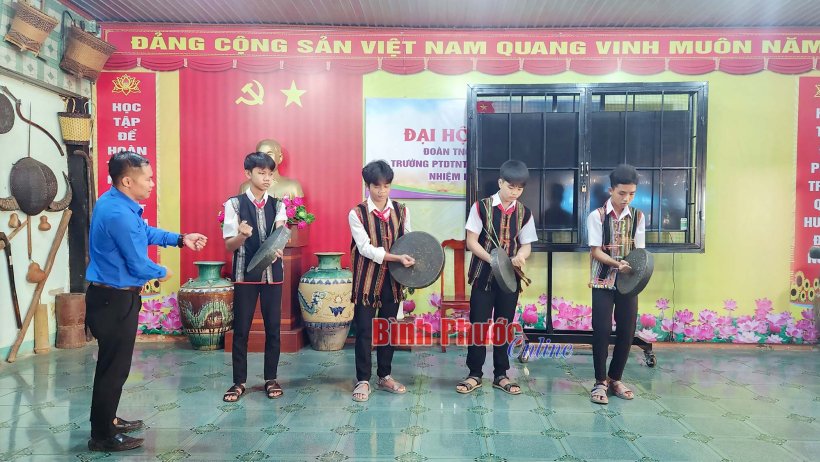 Thầy giáo trẻ nhiệt huyết