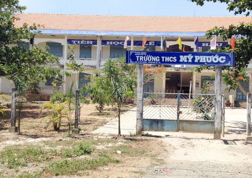 Thầy giáo phạt học trò 'thụt dầu' hàng trăm lần