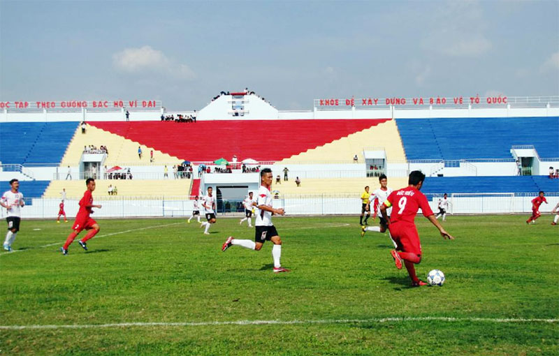 Khai mạc bóng đá hạng nhì quốc gia: Bình Phước thắng Long An 5-0