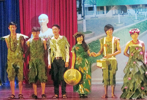 Đêm hội chào mừng tân sinh viên 2013 Đêm hội chào mừng tân sinh viên 2013