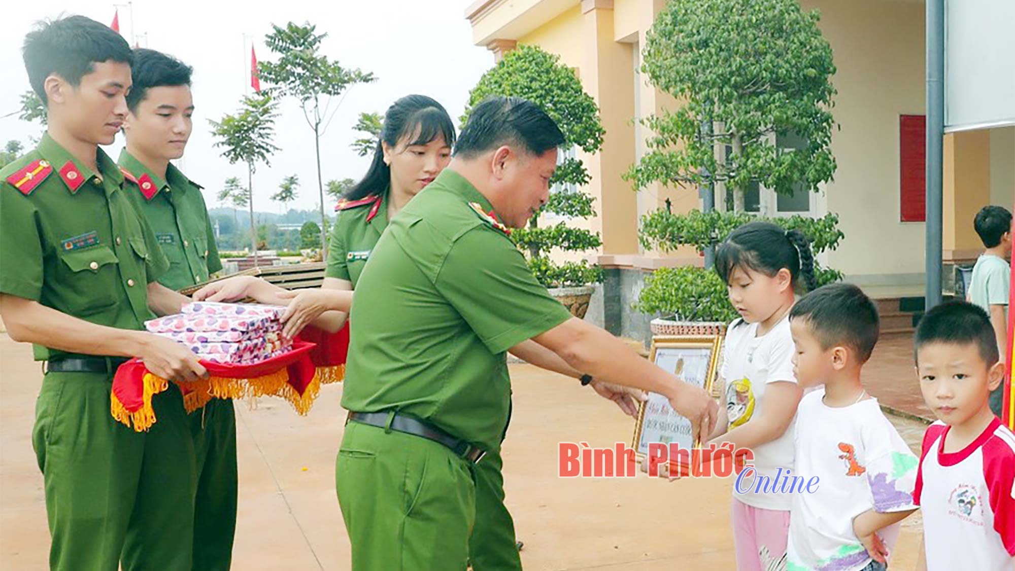 Thi đua đẩy mạnh cải cách hành chính
