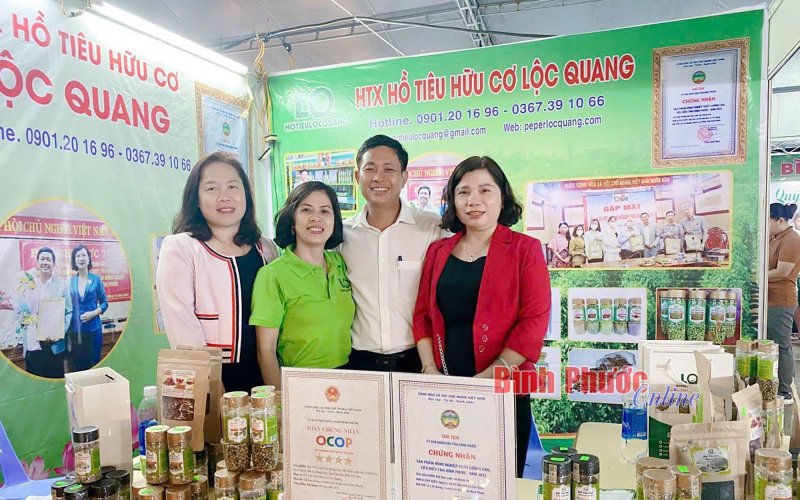 Thi đua sản xuất, xây dựng quê hương