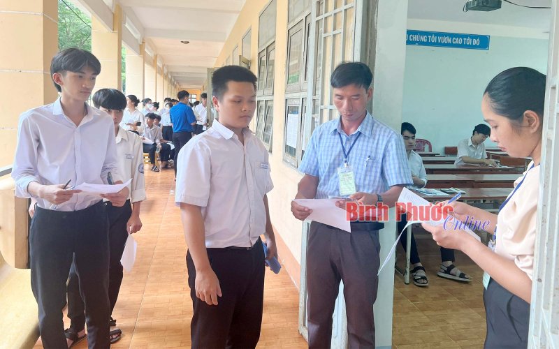 Thí sinh tự tin trước giờ thi Toán Thí sinh tự tin trước giờ thi Toán