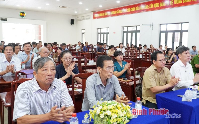 Thị ủy Bình Long thông tin thời sự quý II