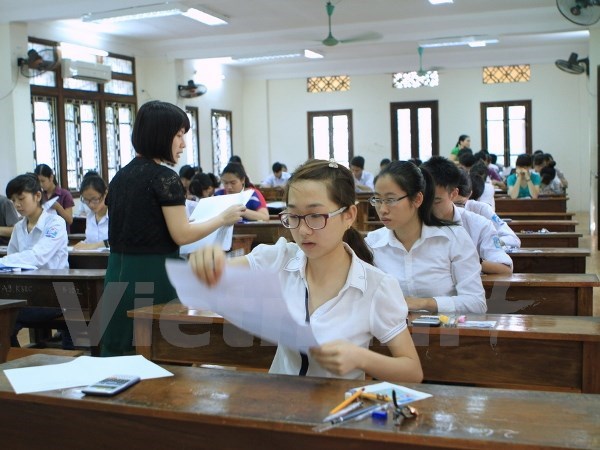 Môn Ngoại ngữ thấp, vẫn lấy điểm sàn khối D 15 để nâng chất lượng