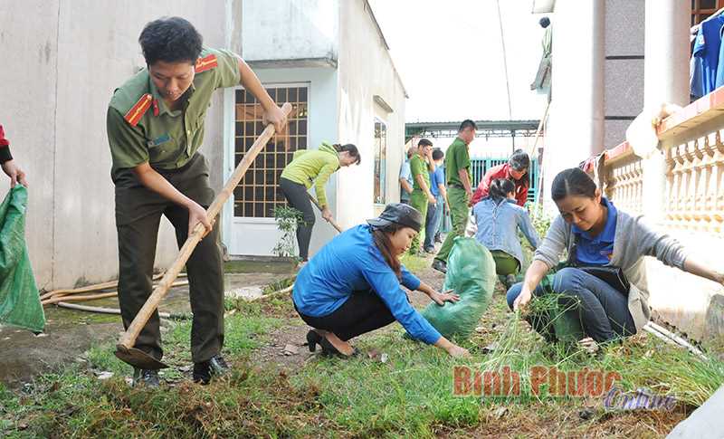 Thị đoàn Đồng Xoài ra quân tình nguyện hè