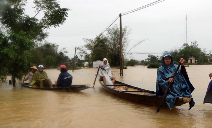 Trường đại học hỗ trợ, miễn giảm học phí cho sinh viên vùng lũ