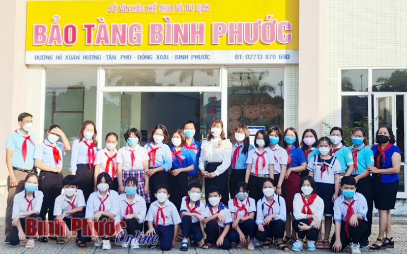 Thiếu nhi Đồng Phú về địa chỉ đỏ
