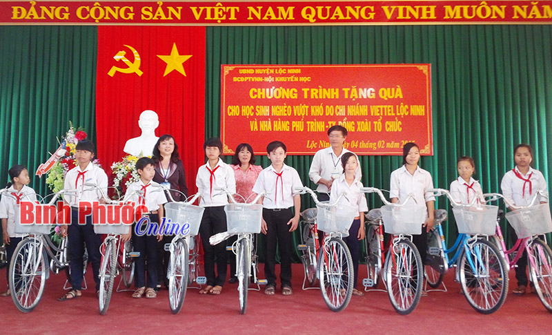 Thiếu nhi Lộc Ninh làm theo lời Bác Thiếu nhi Lộc Ninh làm theo lời Bác