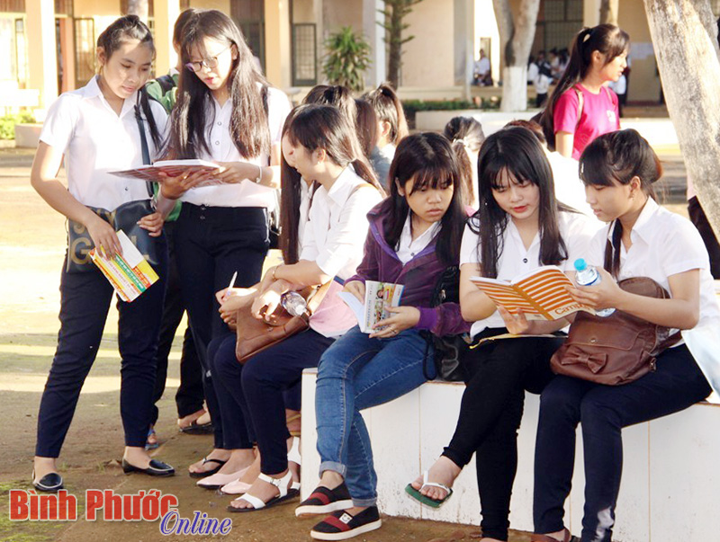 Trên 9.000 thí sinh Bình Phước bước vào kỳ thi THPT quốc gia 2016 Trên 9.000 thí sinh Bình Phước bước vào kỳ thi THPT quốc gia 2016