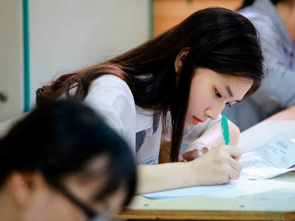 Có 14 thí sinh bị đình chỉ trong buổi thi THPT quốc gia môn Toán Có 14 thí sinh bị đình chỉ trong buổi thi THPT quốc gia môn Toán