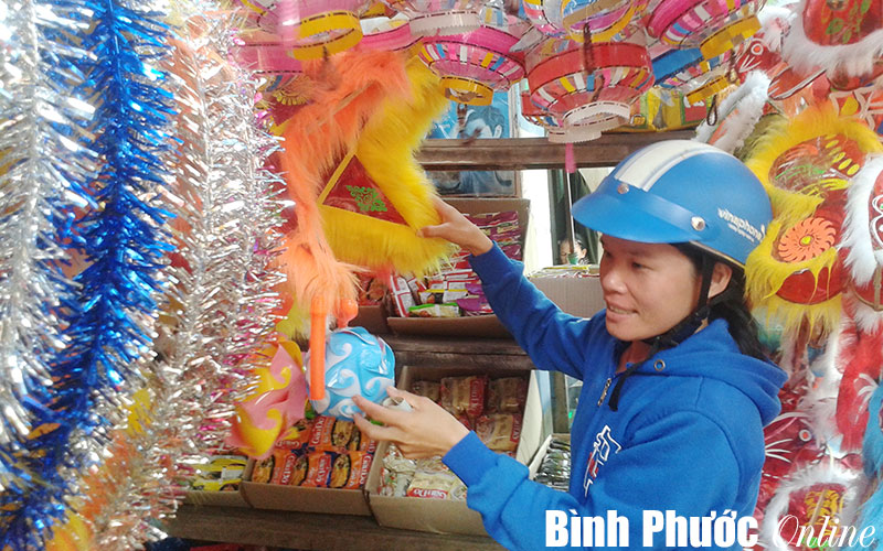 Đèn Việt lên ngôi, bánh ảm đạm Đèn Việt lên ngôi, bánh ảm đạm