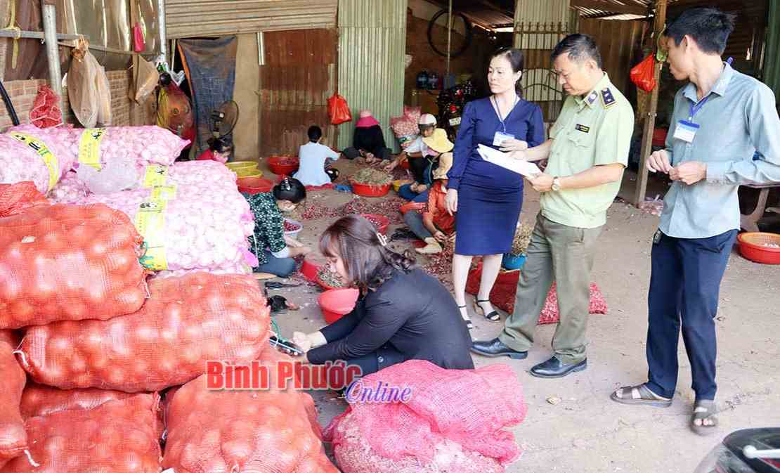 1.200kg hành, tỏi không rõ nguồn gốc xuất xứ 1.200kg hành, tỏi không rõ nguồn gốc xuất xứ