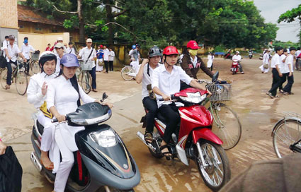 Thực trạng học sinh THPT đến trường bằng xe máy phân khối lớn