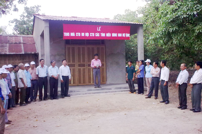 Hiệu quả từ CVĐ “Mỗi tổ chức, cá nhân gắn với một địa chỉ nhân đạo” ở Đồng Phú Hiệu quả từ CVĐ “Mỗi tổ chức, cá nhân gắn với một địa chỉ nhân đạo” ở Đồng Phú