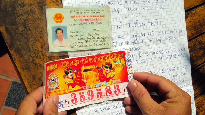 Bộ Tài chính đề nghị trả thưởng cho vé số bị rách Bộ Tài chính đề nghị trả thưởng cho vé số bị rách
