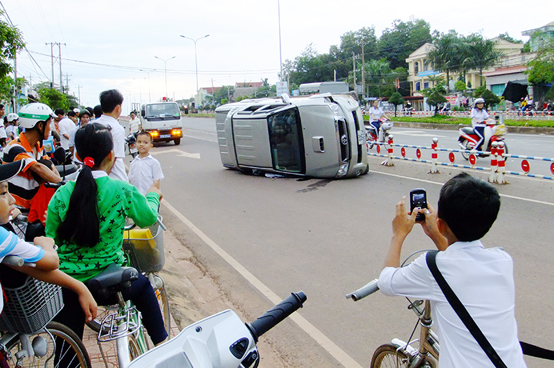 Niềm vui và nỗi lo Niềm vui và nỗi lo