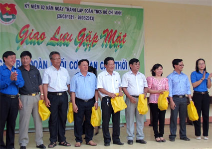 Gặp mặt các thế hệ cán bộ đoàn Khối cơ quan dân chính đảng