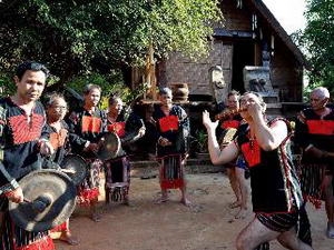Bảo tồn văn hóa Tây Nguyên bằng ngân hàng dữ liệu Bảo tồn văn hóa Tây Nguyên bằng ngân hàng dữ liệu