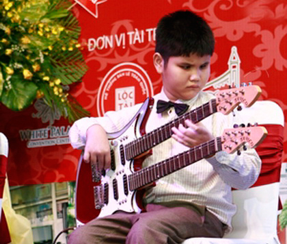 Hành trình đi tìm kiếm Ý chí kỷ lục Việt Nam 2013