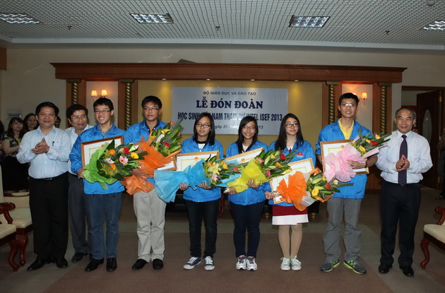 VN đoạt giải tại Hội thi Khoa học và Kỹ thuật quốc tế VN đoạt giải tại Hội thi Khoa học và Kỹ thuật quốc tế