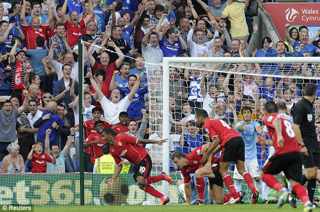 Manchester City thua sốc trước tân binh Cardiff City
