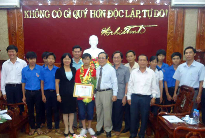 Đậu Bá Kiên đoạt HCB triển lãm quốc tế sáng tạo KH-CN trẻ Đậu Bá Kiên đoạt HCB triển lãm quốc tế sáng tạo KH-CN trẻ