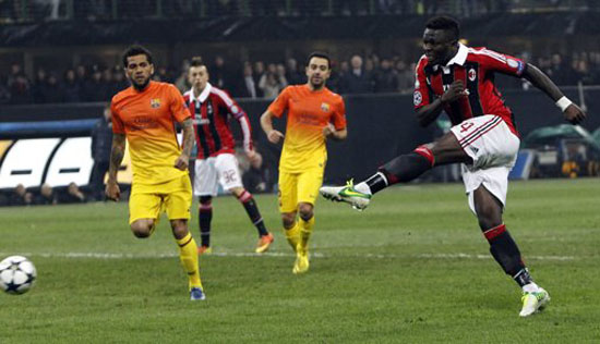 Milan gây sốc khi quật ngã "người khổng lồ" Barca