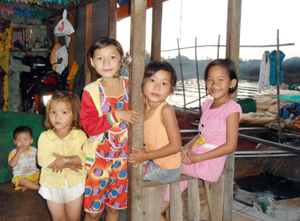 Lênh đênh đời sông nước (tt) Lênh đênh đời sông nước (tt)