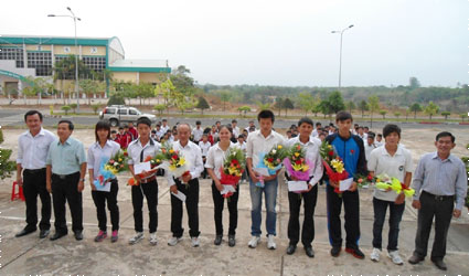 Khen thưởng đột xuất 4 HLV và 6 VĐV Khen thưởng đột xuất 4 HLV và 6 VĐV