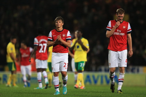Arsenal bắt đầu quá trình “thay máu” Arsenal bắt đầu quá trình “thay máu”