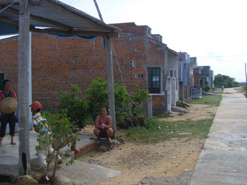 Tiếp tục hỗ trợ thực hiện di dân, định canh, định cư đến 2015