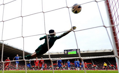 Chelsea sụp đổ tại sân St Mary's Chelsea sụp đổ tại sân St Mary's
