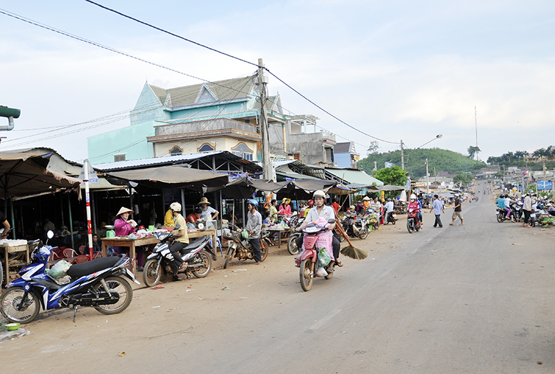 Chợ Bom Bo có xứng tầm là “chợ trung tâm”? Chợ Bom Bo có xứng tầm là “chợ trung tâm”?