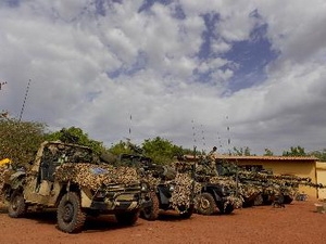ECOWAS cam kết tăng quân đội tới trợ giúp Mali ECOWAS cam kết tăng quân đội tới trợ giúp Mali