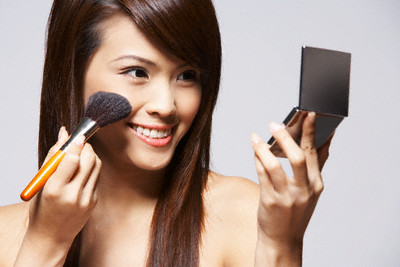Dùng mỹ phẩm theo lứa tuổi Dùng mỹ phẩm theo lứa tuổi
