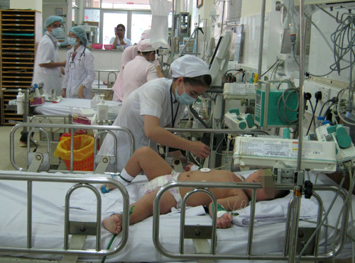 Bệnh tay chân miệng bắt đầu “nổi dậy” Bệnh tay chân miệng bắt đầu “nổi dậy”