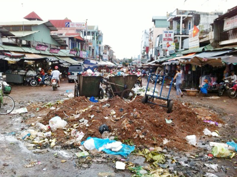 Nhếch nhác chợ Đồng Xoài