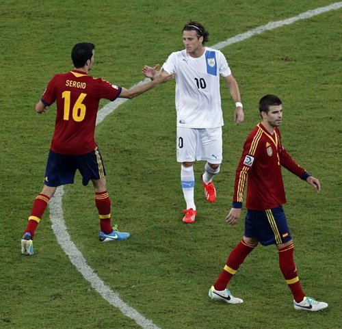 Tây Ban Nha 2-1 Uruguay: ĐKVĐ thế giới ra oai! Tây Ban Nha 2-1 Uruguay: ĐKVĐ thế giới ra oai!
