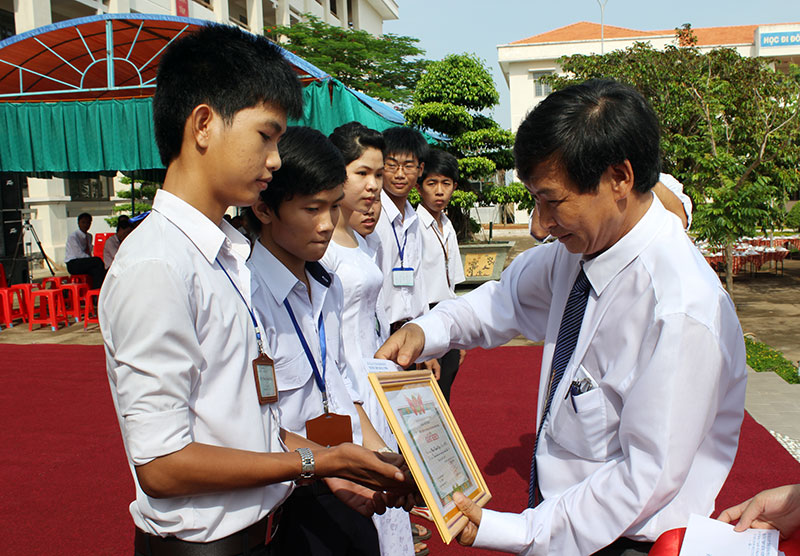 Mô hình quản lý học sinh ở trọ của trường Hùng Vương Mô hình quản lý học sinh ở trọ của trường Hùng Vương